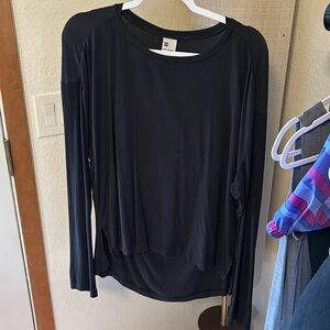 Black workout top medium